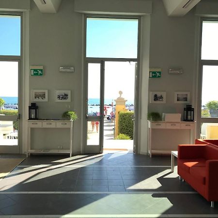 Casa F.A.C.I Hotell Marina di Massa Eksteriør bilde