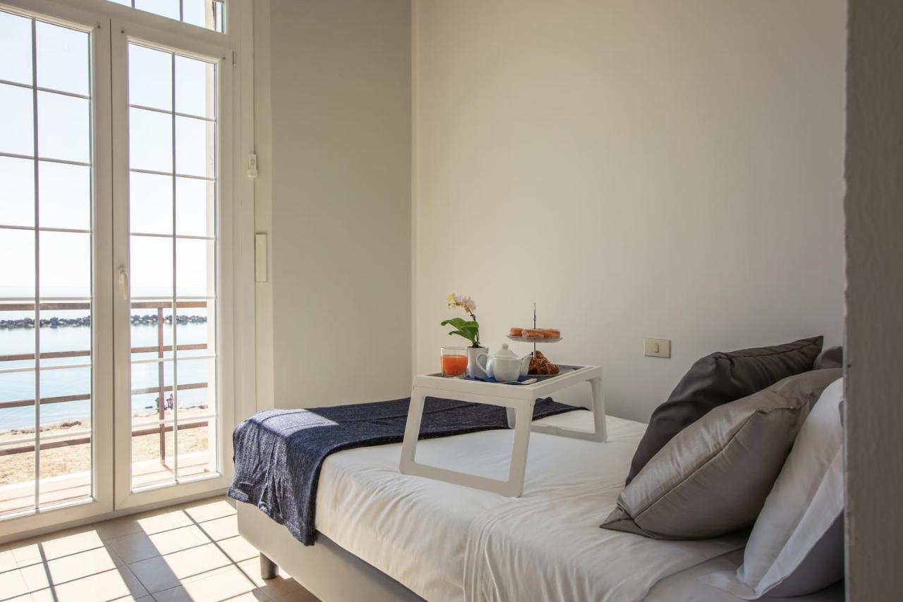 Casa F.A.C.I Hotell Marina di Massa Eksteriør bilde