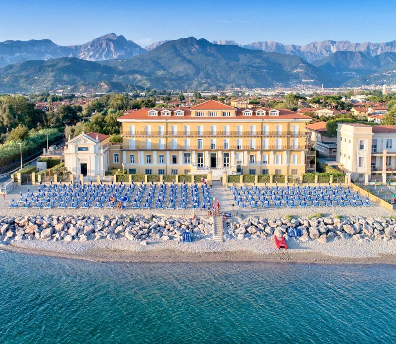 Casa F.A.C.I Hotell Marina di Massa Eksteriør bilde