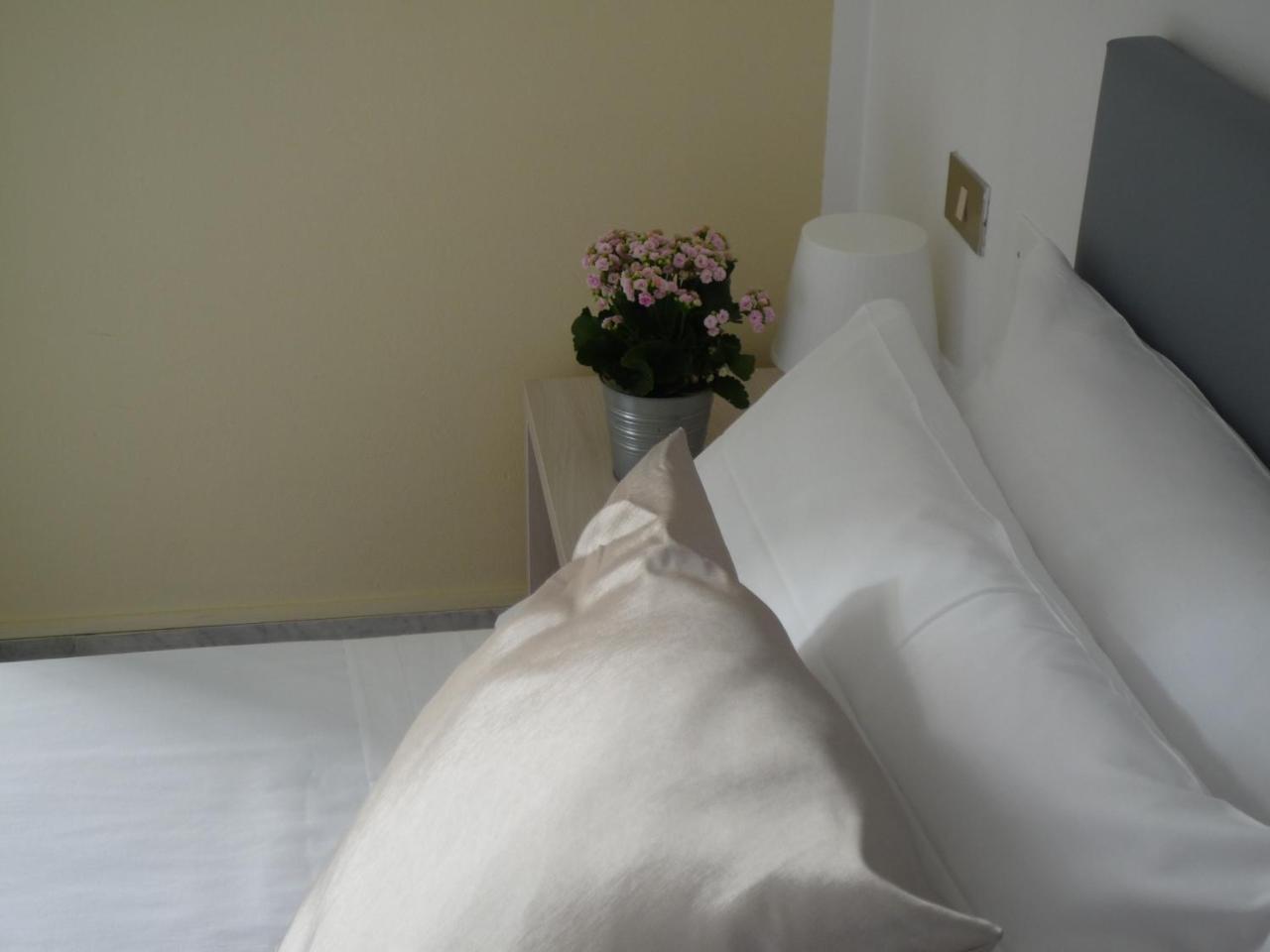 Casa F.A.C.I Hotell Marina di Massa Eksteriør bilde